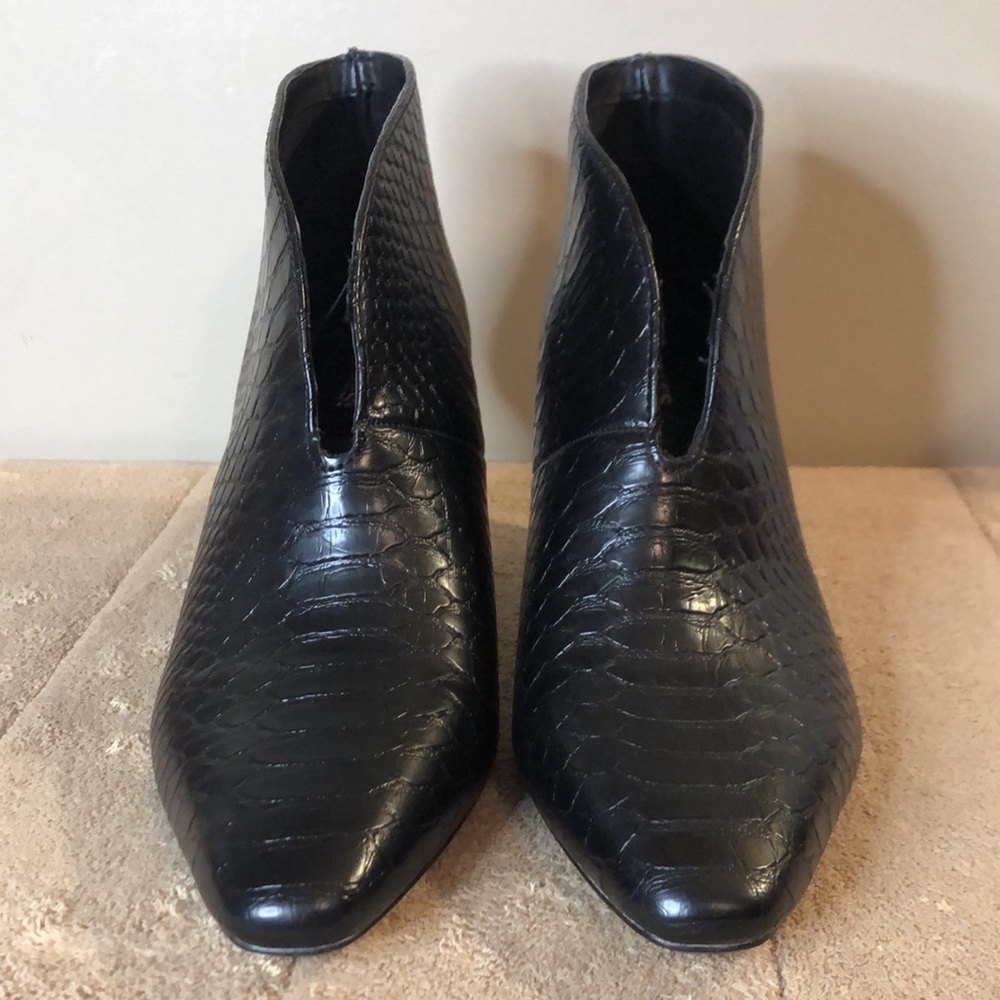 EXPRESS booties - Picture 3 of 8